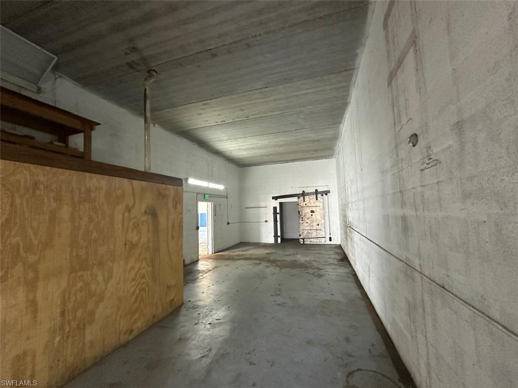 Miscellaneous room featuring a barn door