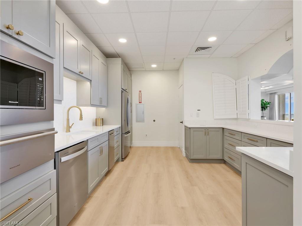 17th floor kitchen