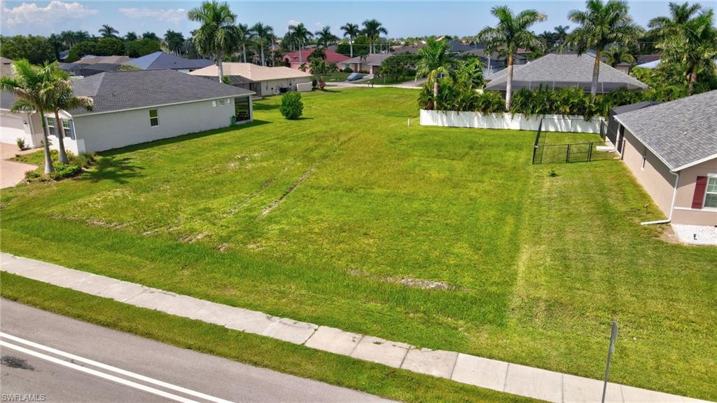 View of yard featuring a residential view