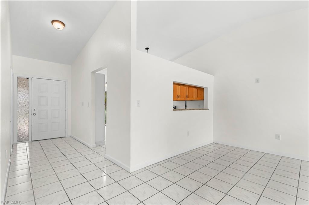 6479 Royal Woods DR photo 7