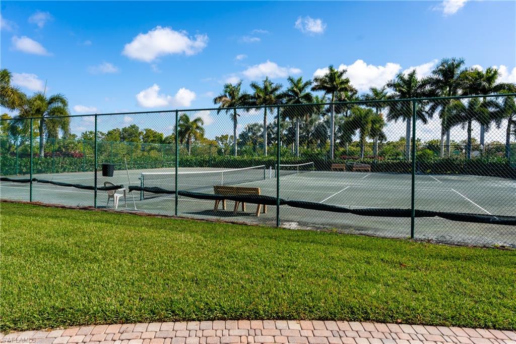 Tennis courts and pickleball