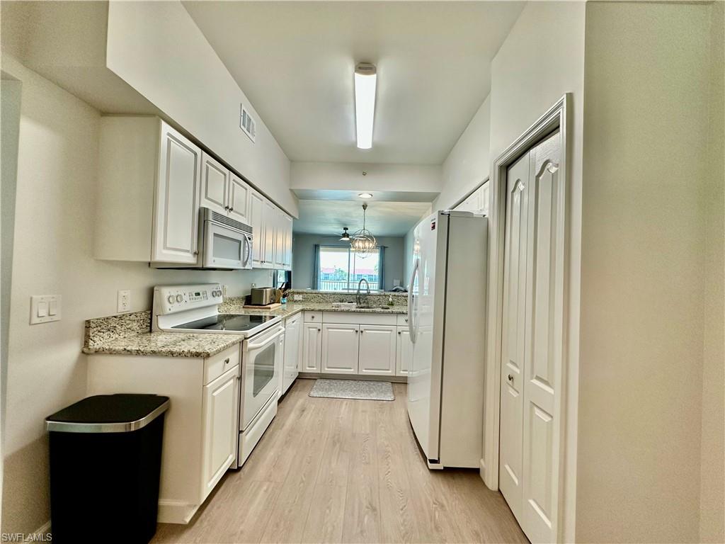 Kitchen f