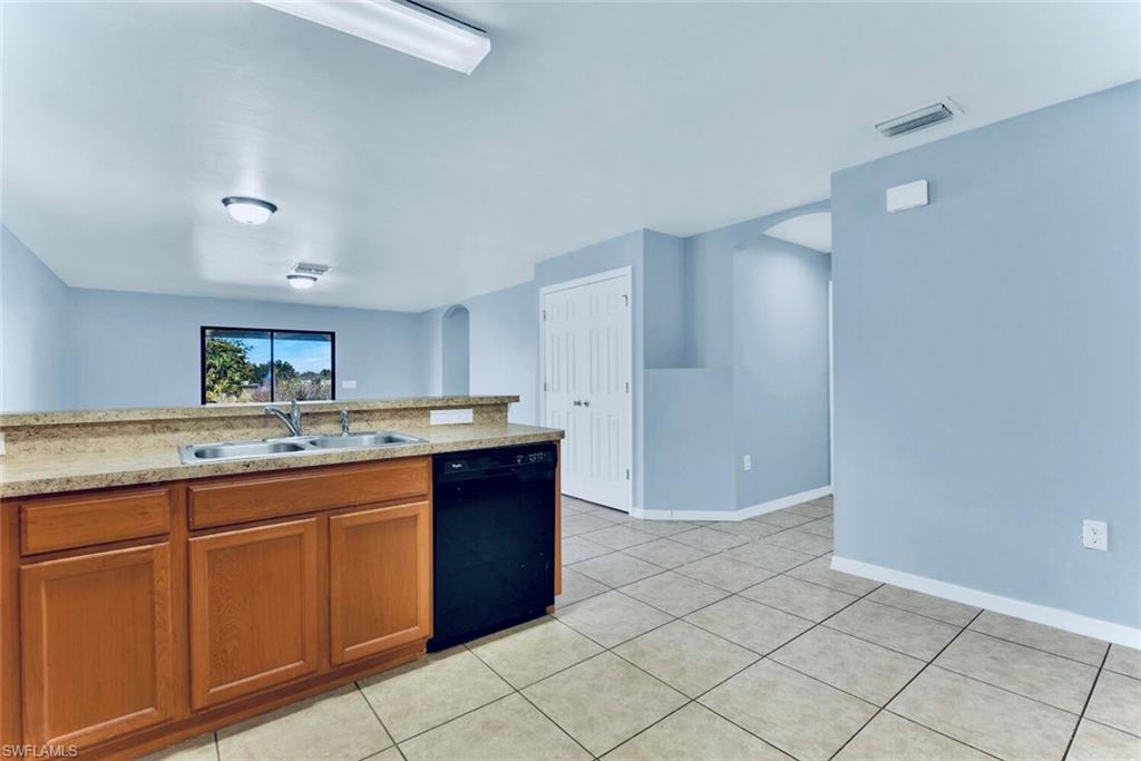 278 Shadow Lakes DR photo 10