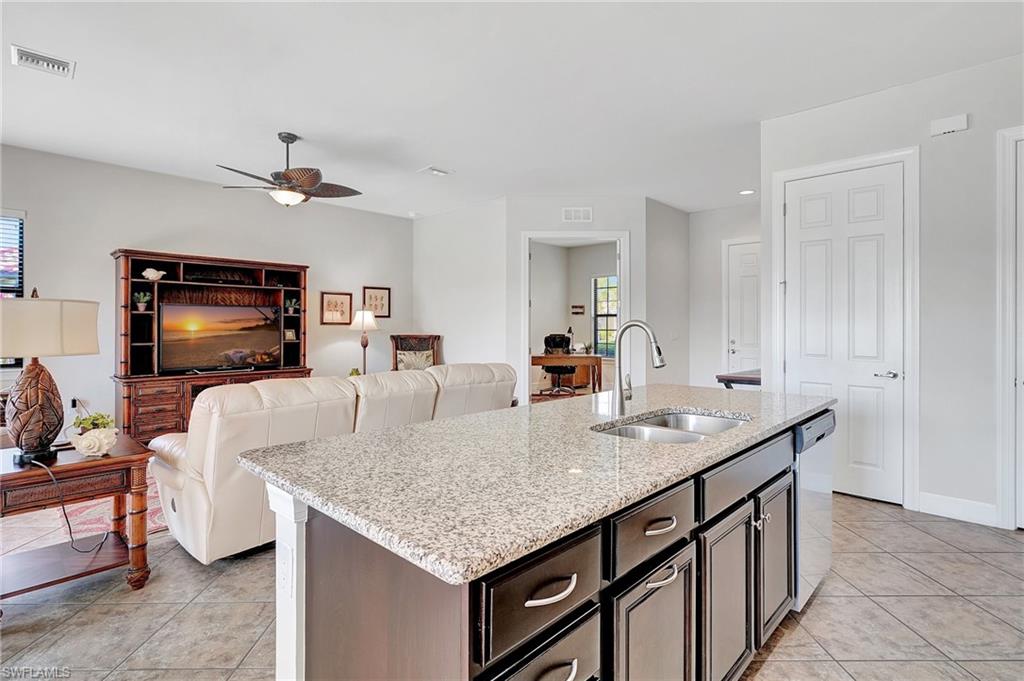 10879 Rutherford RD photo 9