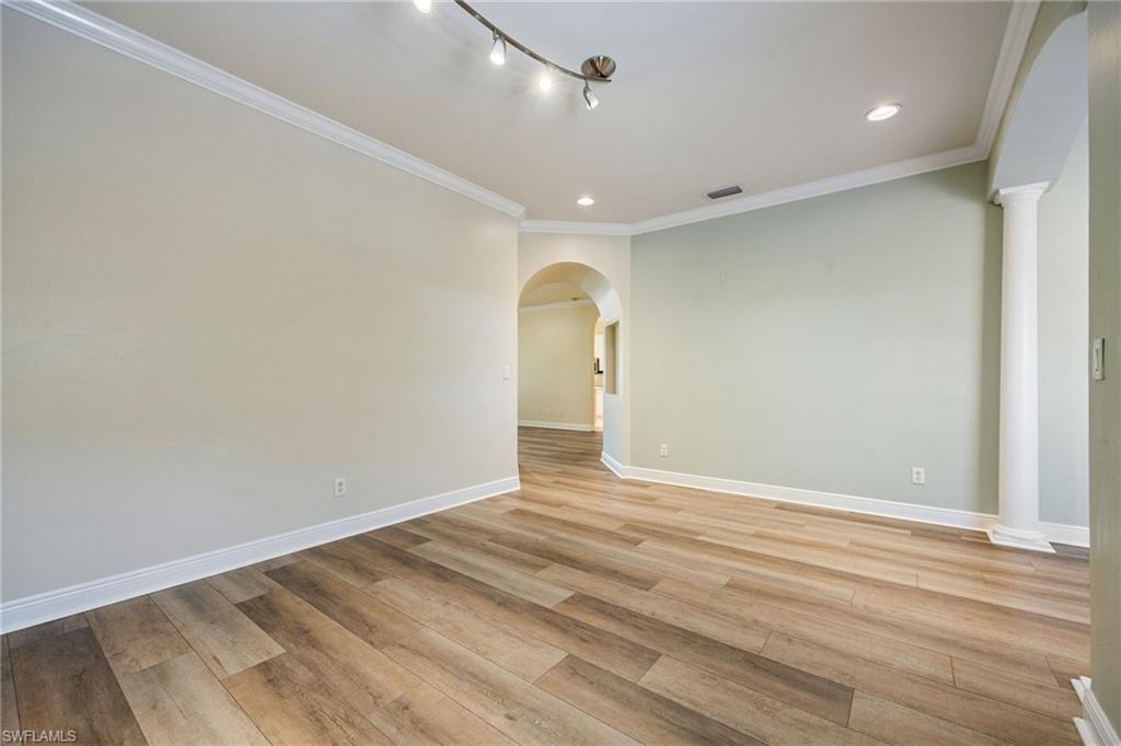 5550 Berkshire DR 202 photo 6