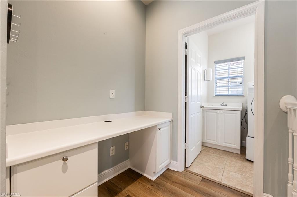 5550 Berkshire DR 202 photo 26