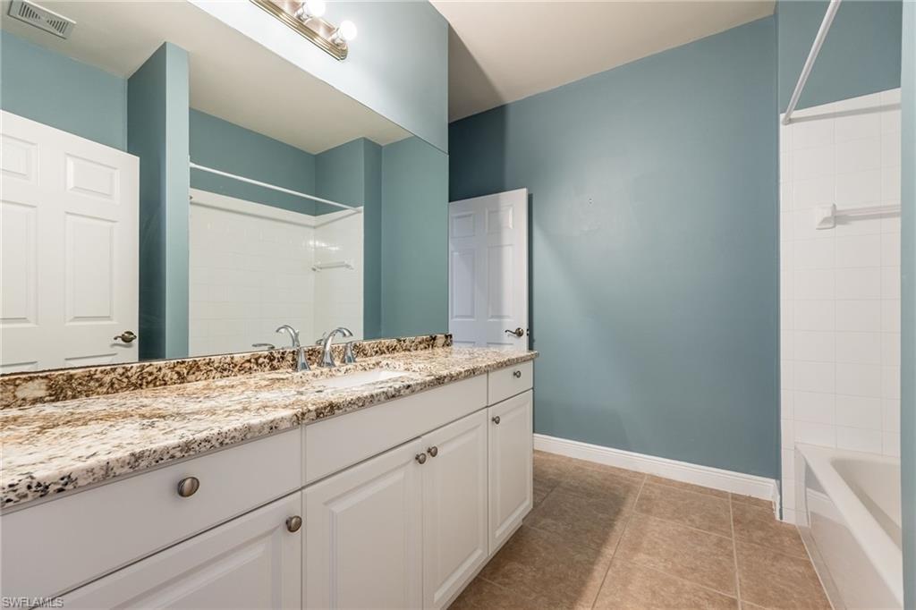 5550 Berkshire DR 202 photo 22