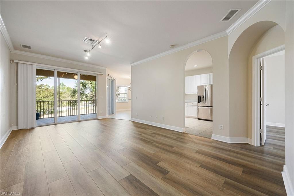 5550 Berkshire DR 202 photo 7