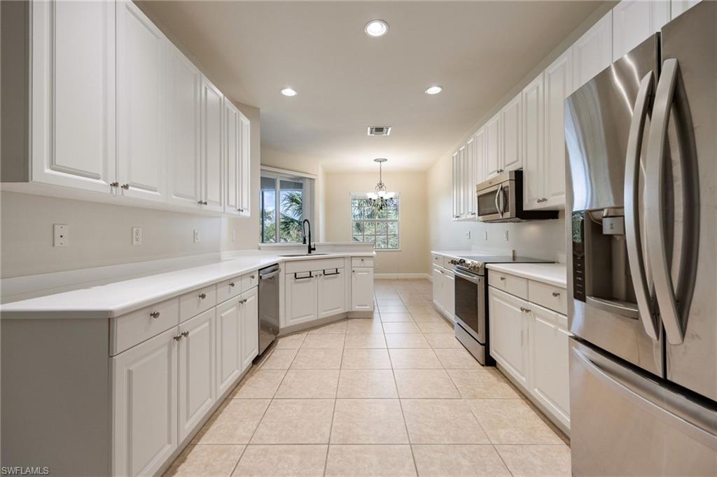 5550 Berkshire DR 202 photo 11