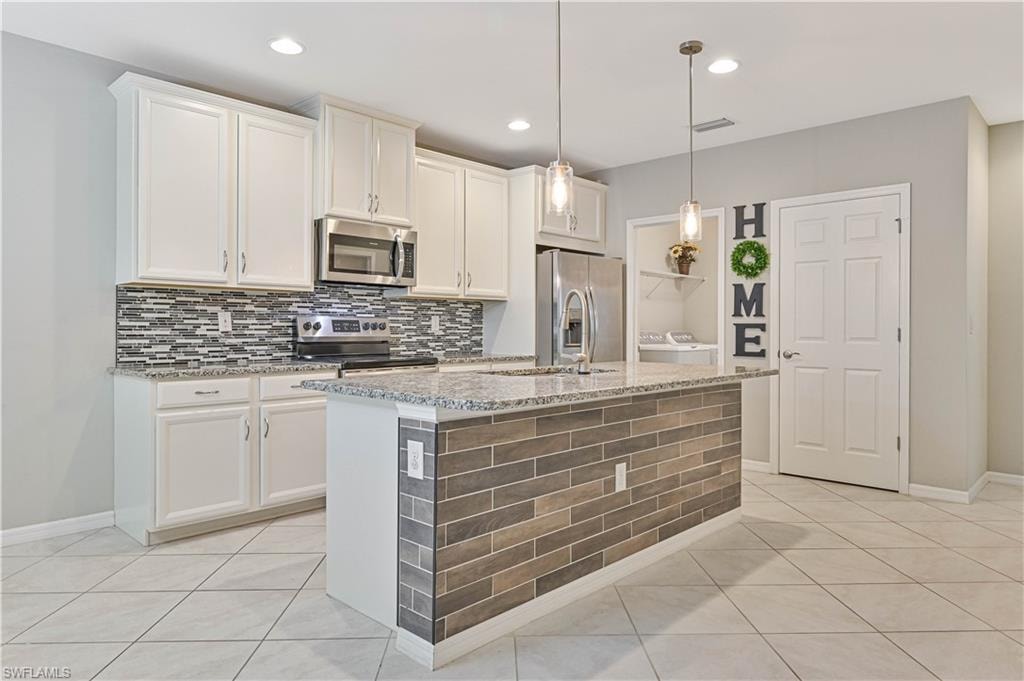4390 Dutchess Park RD