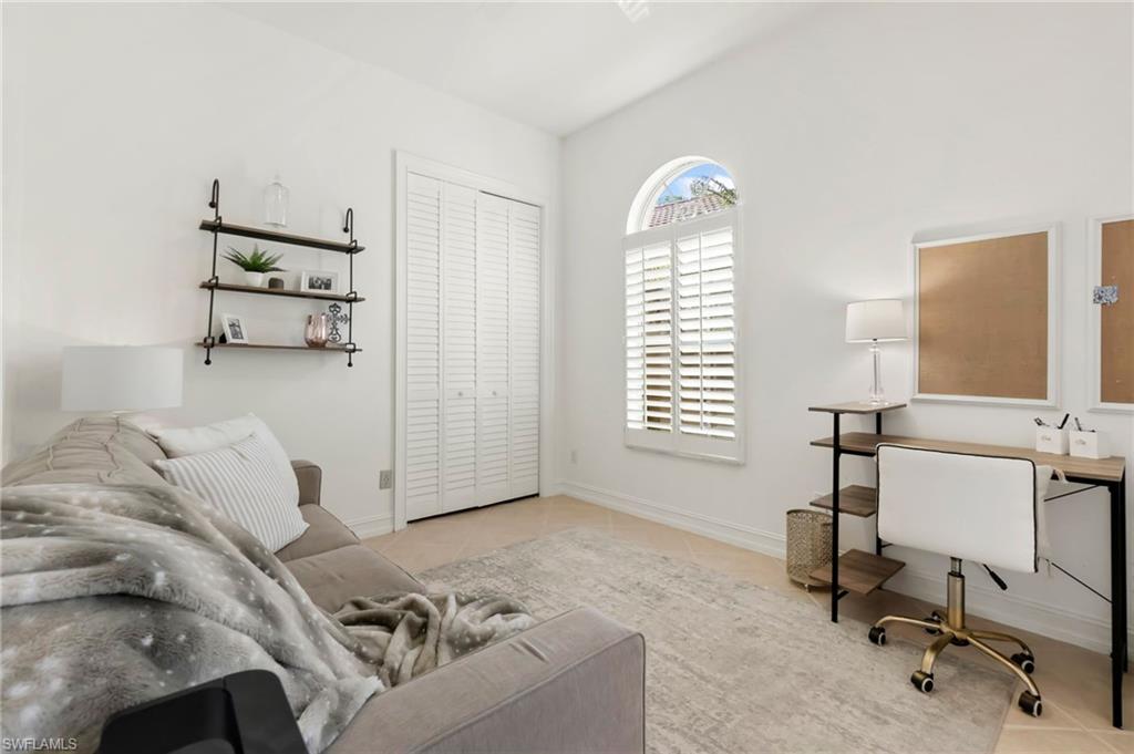 Tiled office with baseboards