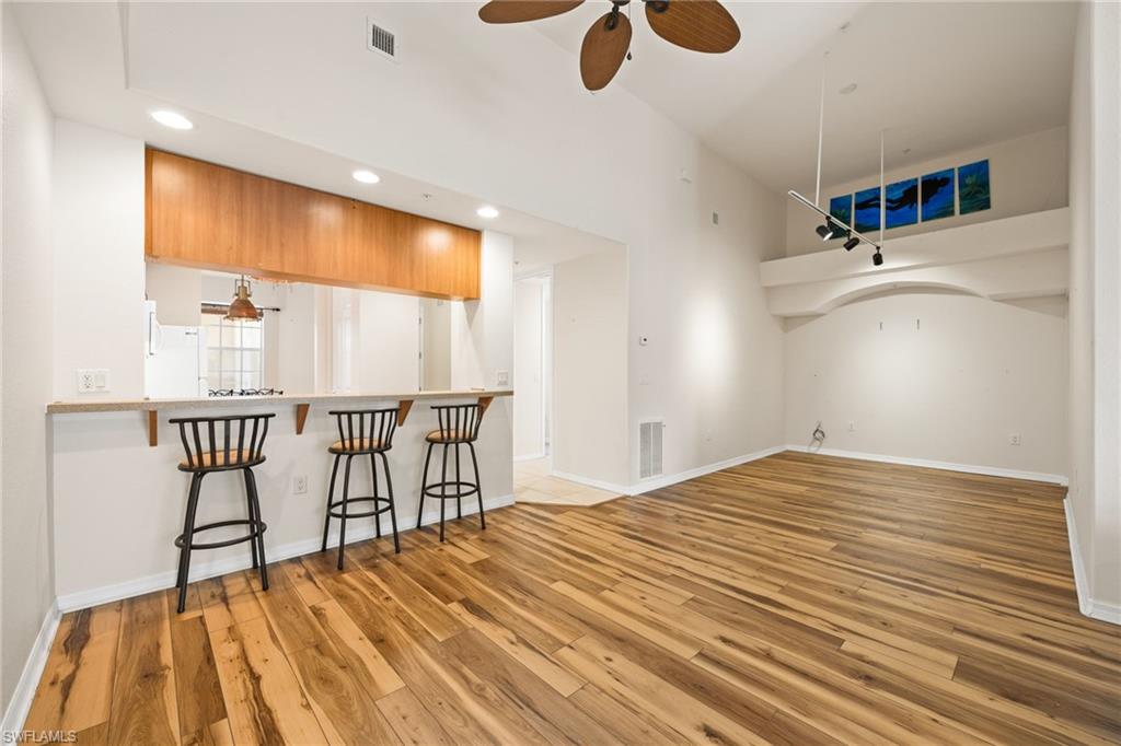 Breakfast Bar to flex space on the right