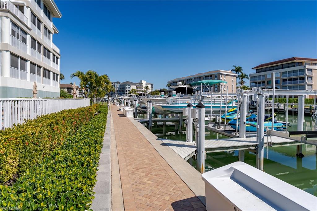 907 Panama CT 203