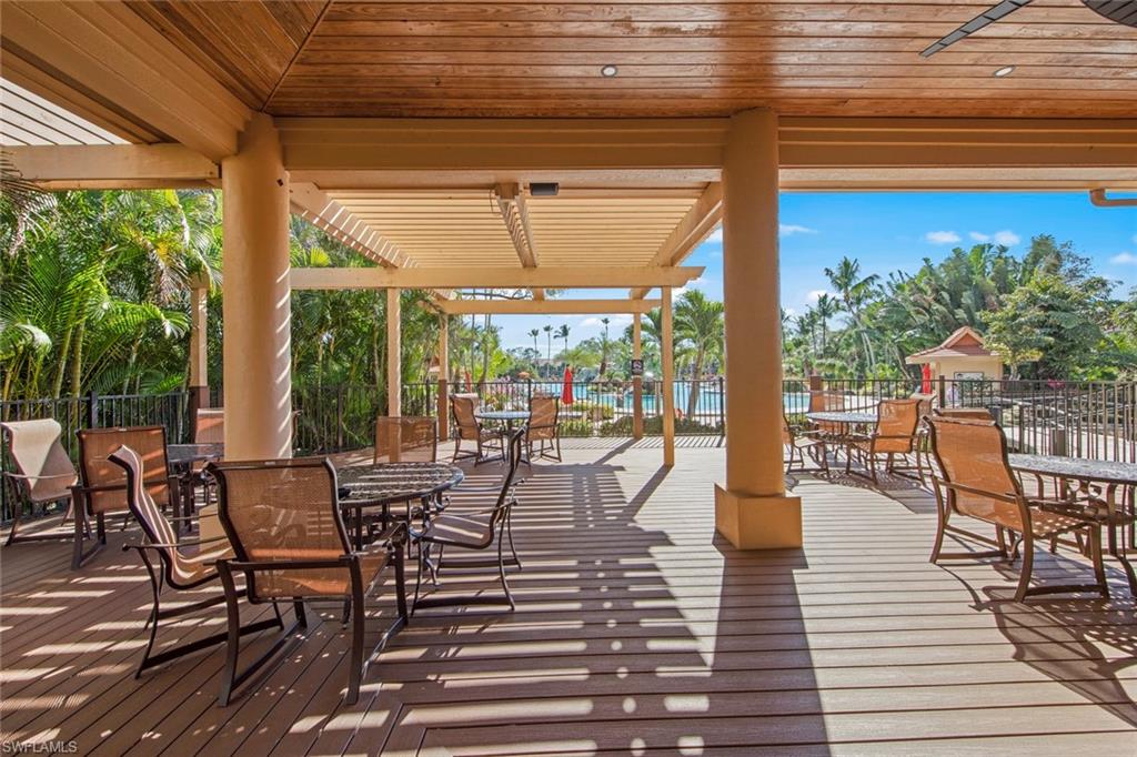 CLUBHOUSE DECK