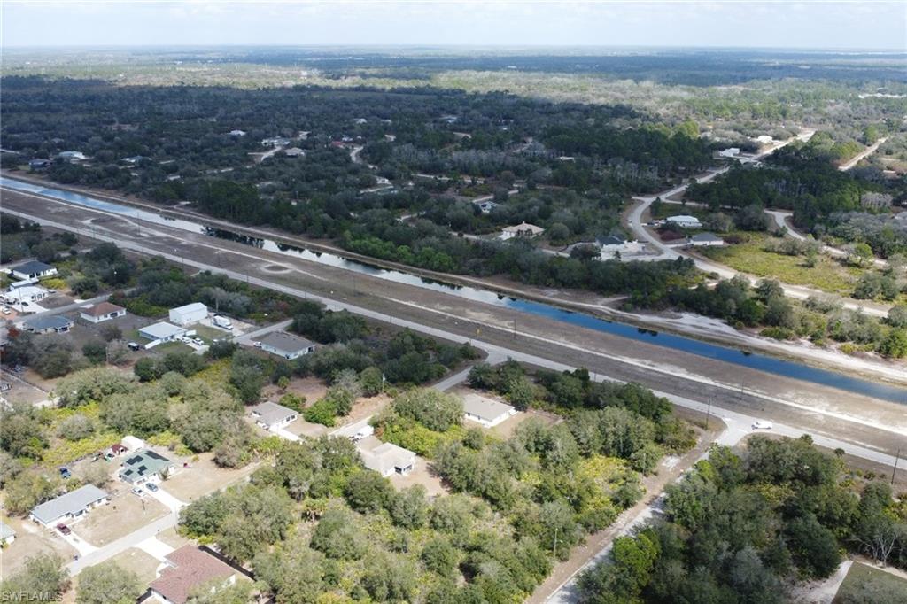 Drone / aerial view of a large body of water