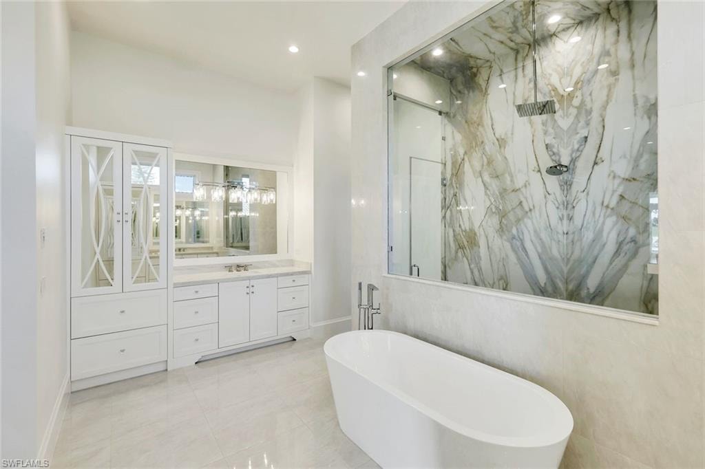 730 Harbour DR photo 24
