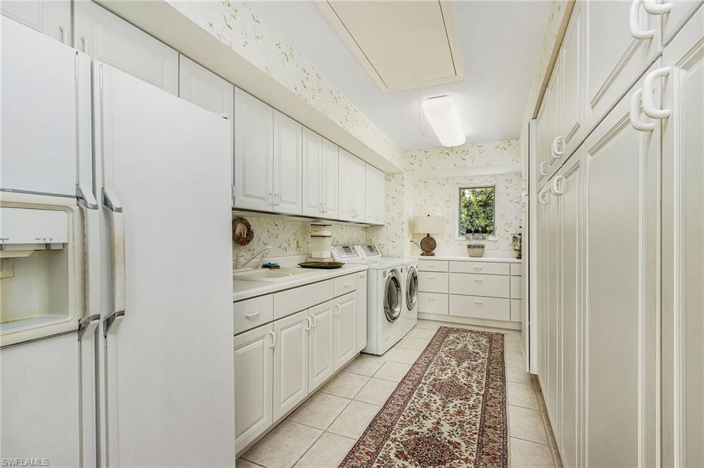 950 Galleon DR photo 26
