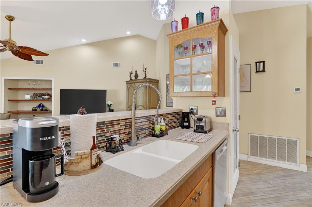 22656 Fountain Lakes BLVD photo 17