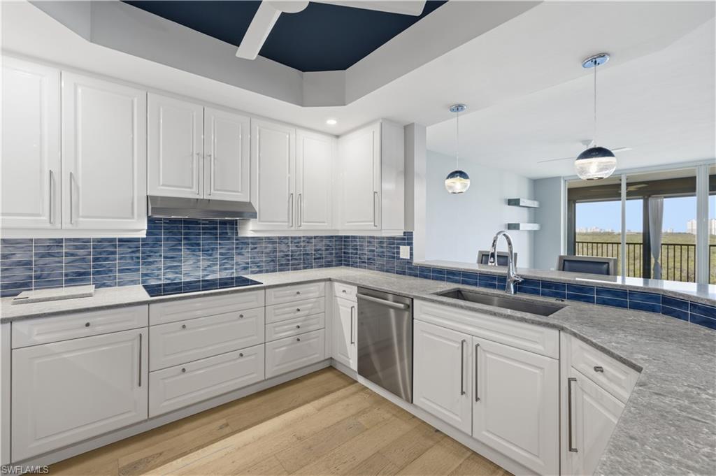 425 Cove Tower Dr 703 photo 6