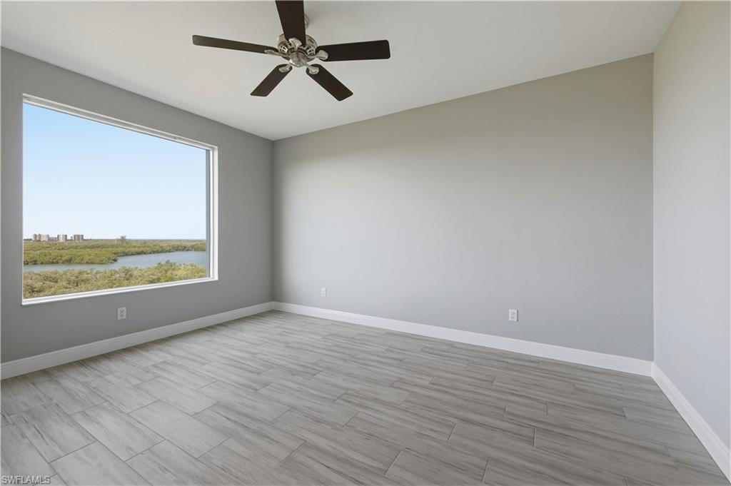 425 Cove Tower Dr 703 photo 16