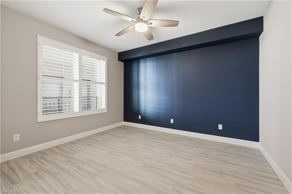 425 Cove Tower Dr 703 photo 28