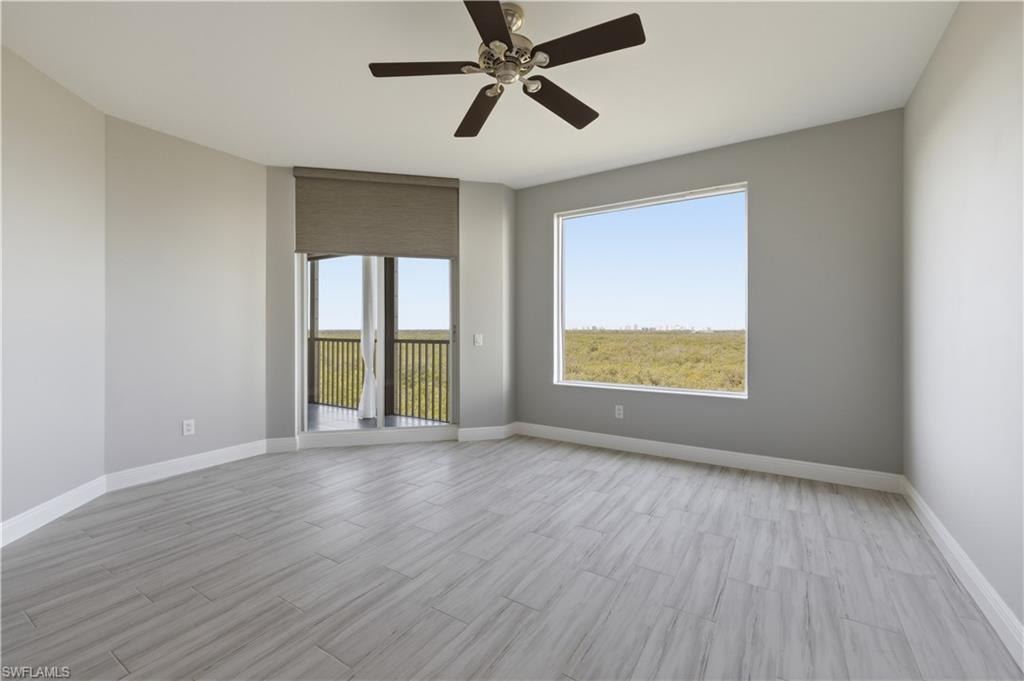 425 Cove Tower Dr 703 photo 14