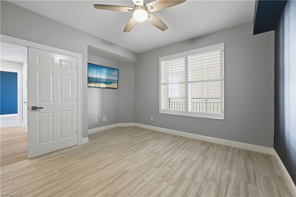 425 Cove Tower Dr 703 photo 29