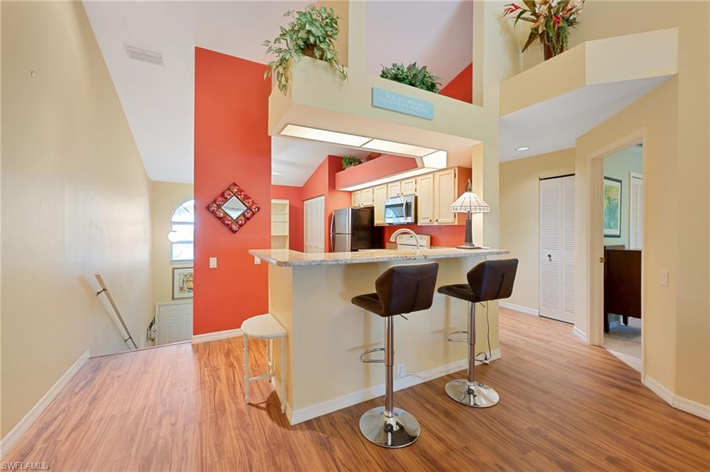 Kitchen Breakfast Bar