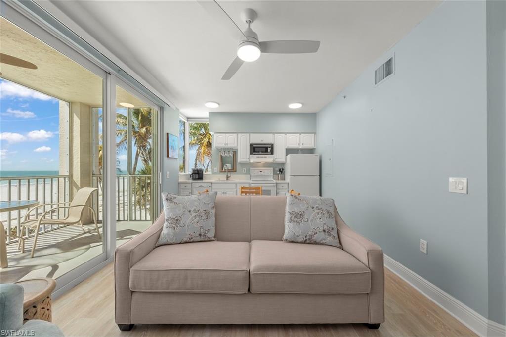 5480 Estero BLVD 103 photo 17