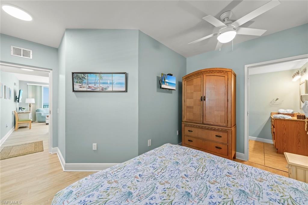 5480 Estero BLVD 103 photo 32