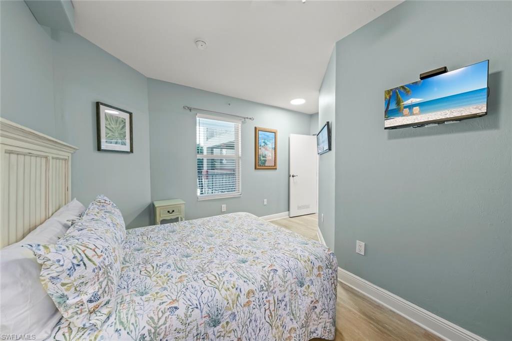5480 Estero BLVD 103 photo 31