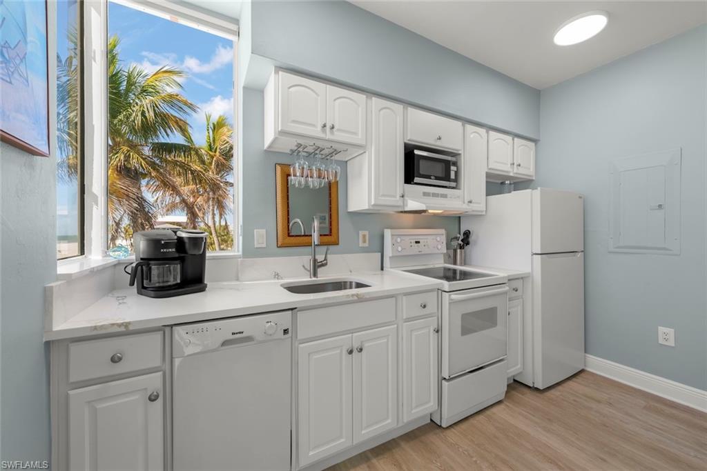 5480 Estero BLVD 103 photo 25