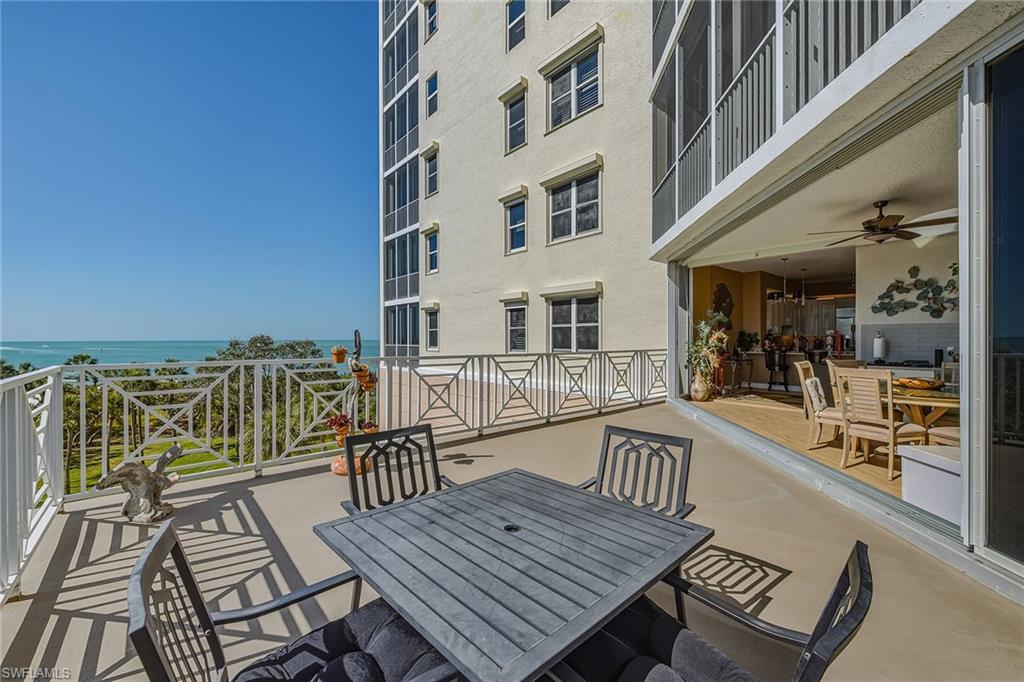 4000 Royal Marco WAY 324 photo 18