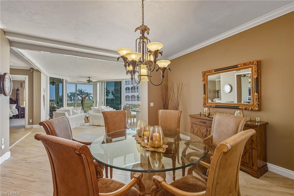 4000 Royal Marco WAY 324 photo 8