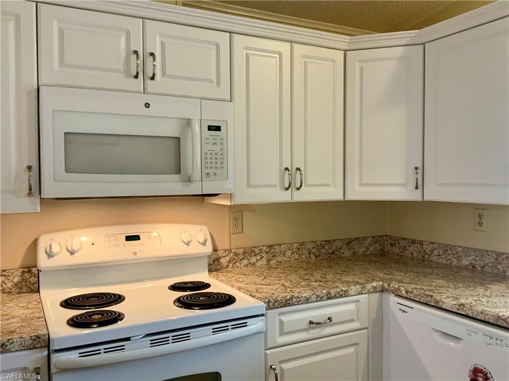 Kitchen Range & Built in Microwave