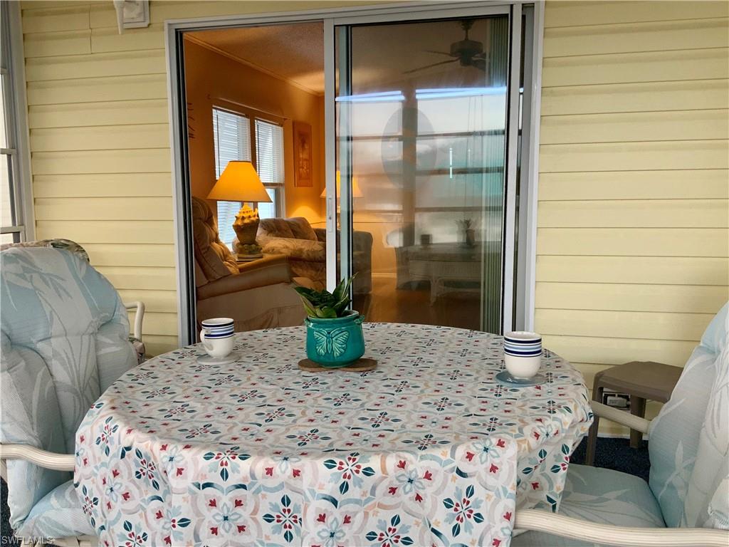 Front Lanai Dining Area