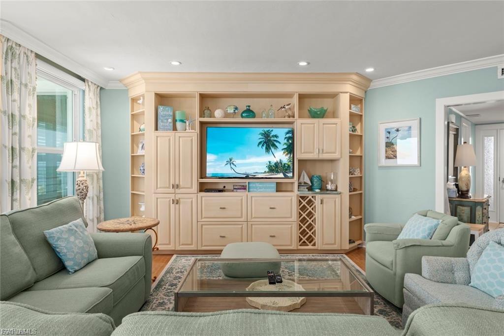 1602 Lands End Village photo 7