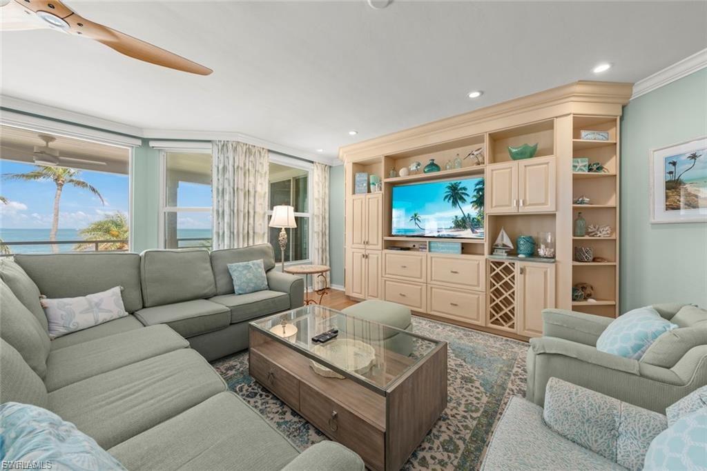 1602 Lands End Village