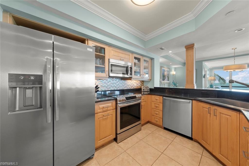 1602 Lands End Village photo 14