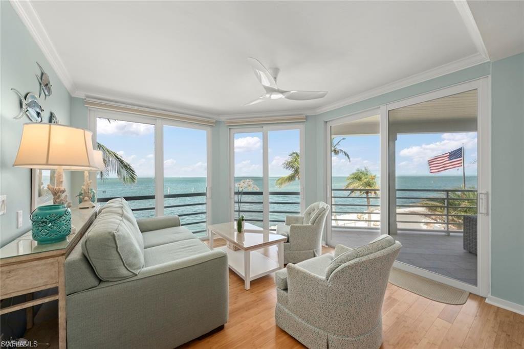 1602 Lands End Village photo 8