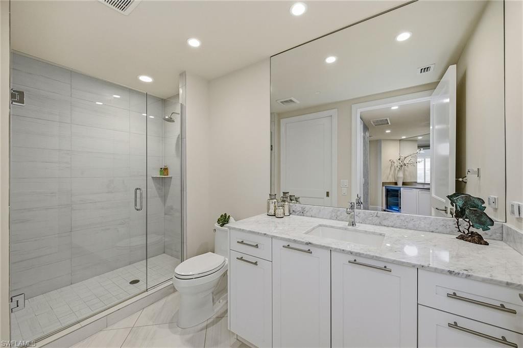 13665 Vanderbilt DR 404 photo 20