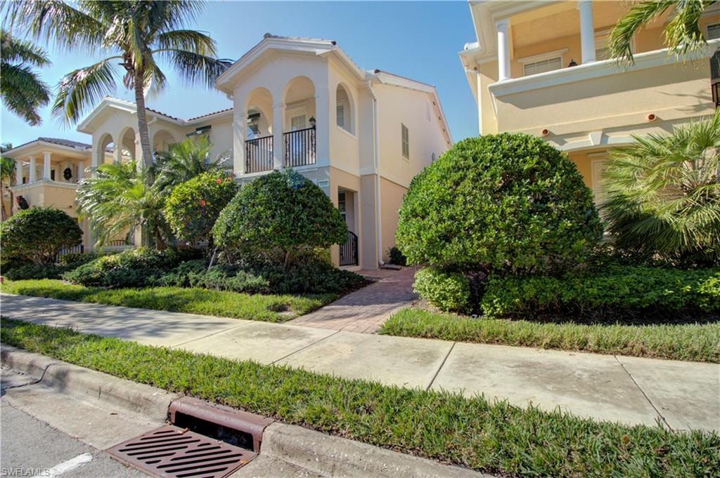 2 story Balcony 3 bdrm 3 full baths