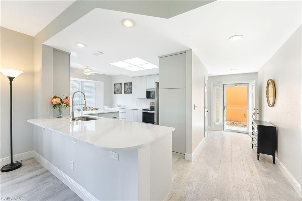 Kitchen Bar/ Foyer