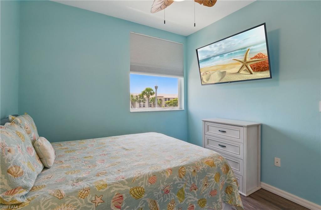 Guest bedroom 1 has a queen size bed