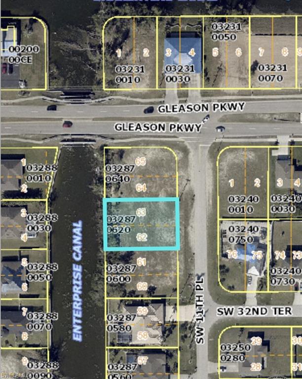 This lot is the middle of 3 vacant lots.