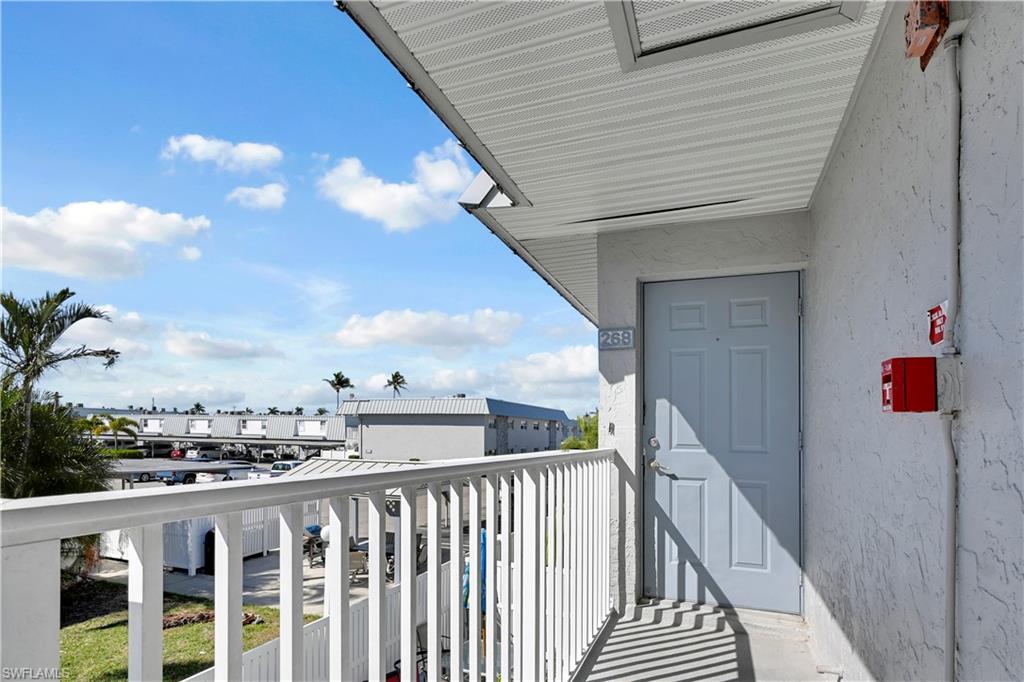 6777 Winkler RD 268 photo 20