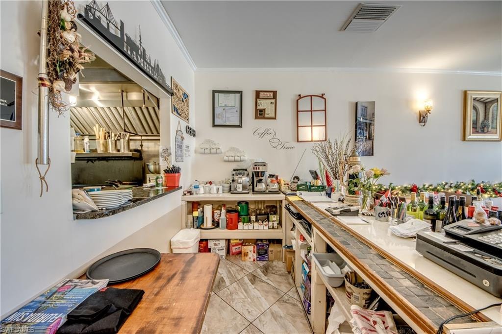 2414 Tamiami TRL C photo 10