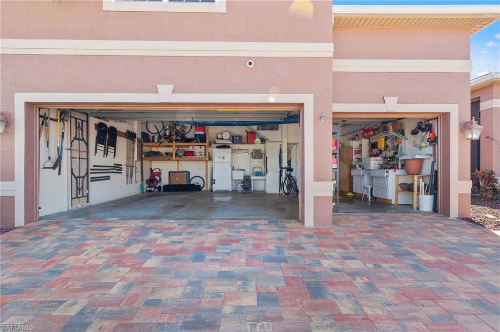 3-Car Garage