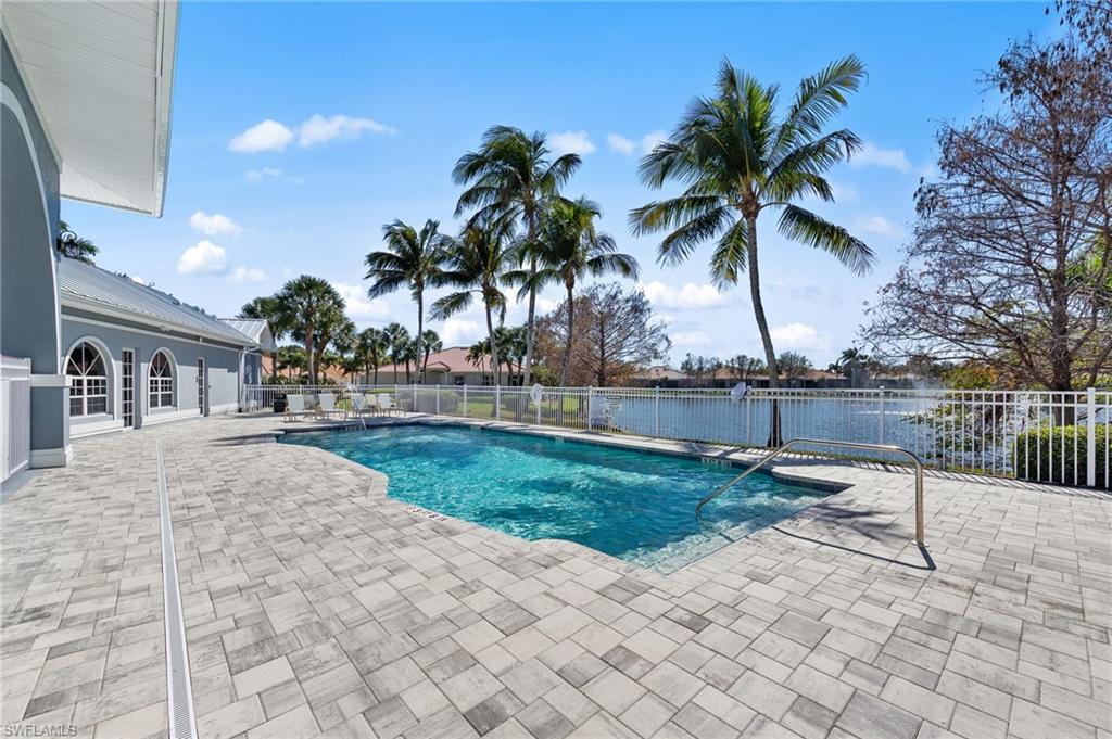 Lakeside community Pool