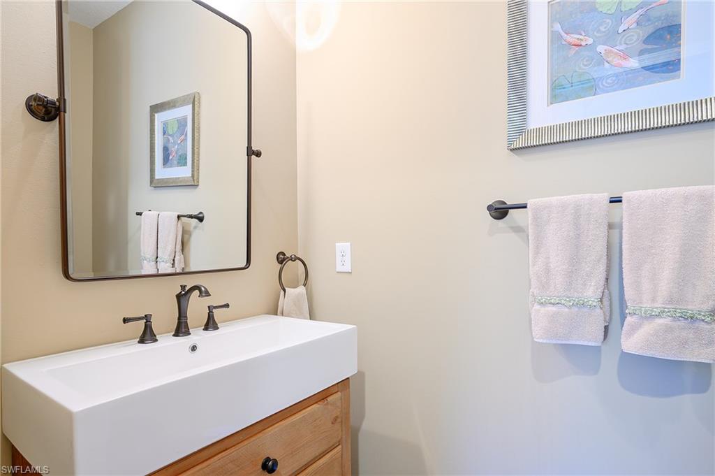 Bathroom with vanity (1/2 bath)